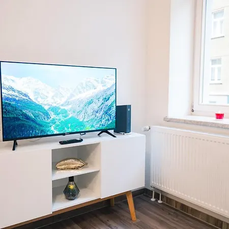 Maria - Zentrum Neu Renoviert * גרה